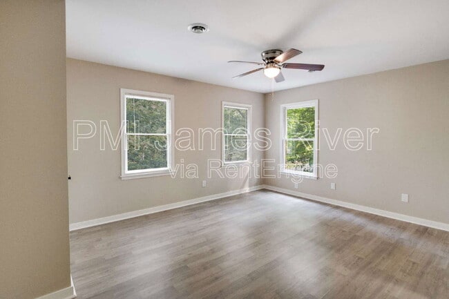 Building Photo - 400 Grinell Dr