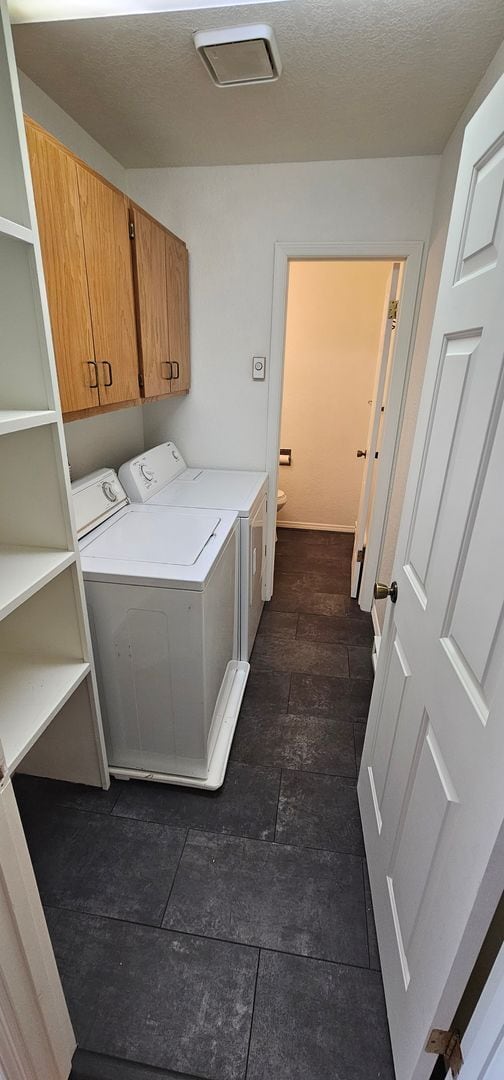 Building Photo - Newly Renovated 3Bed 1.5 Bath House Available in Heart of Bozeman