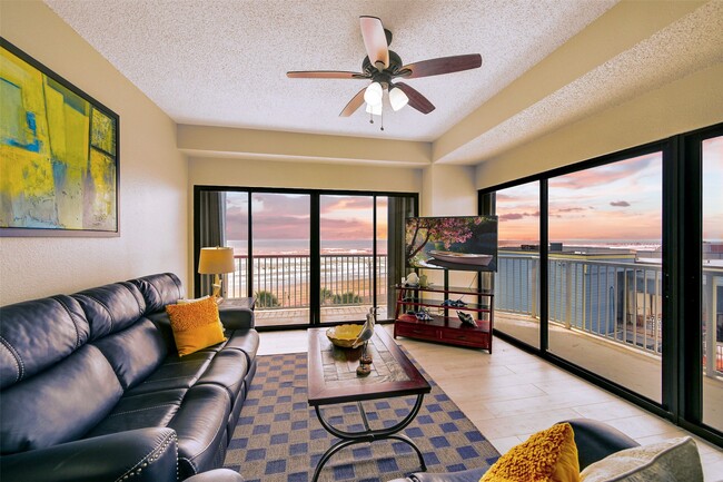 Building Photo - 7700 Seawall Blvd