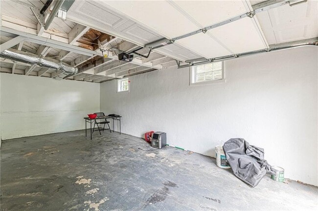 Building Photo - 350 Brooks Ave SW