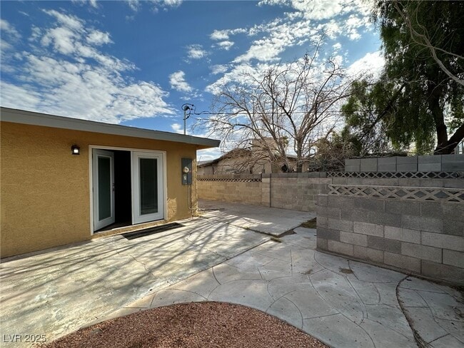 Building Photo - 5233 Lytton Ave