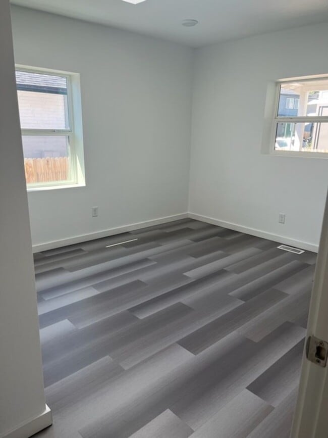 Building Photo - Temp 237