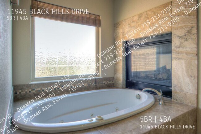 Building Photo - 11945 Black Hills Dr