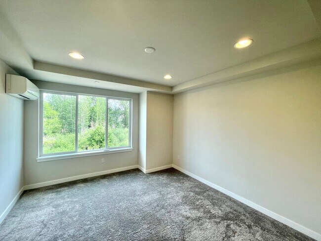 Building Photo - Great Townhome for rent