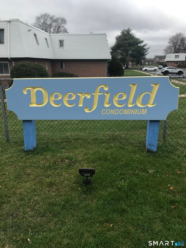 Building Photo - 270 -1 Richard St