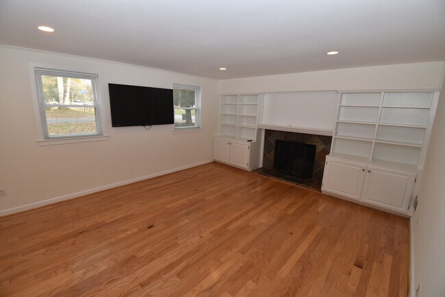 Building Photo - Shelby Lane