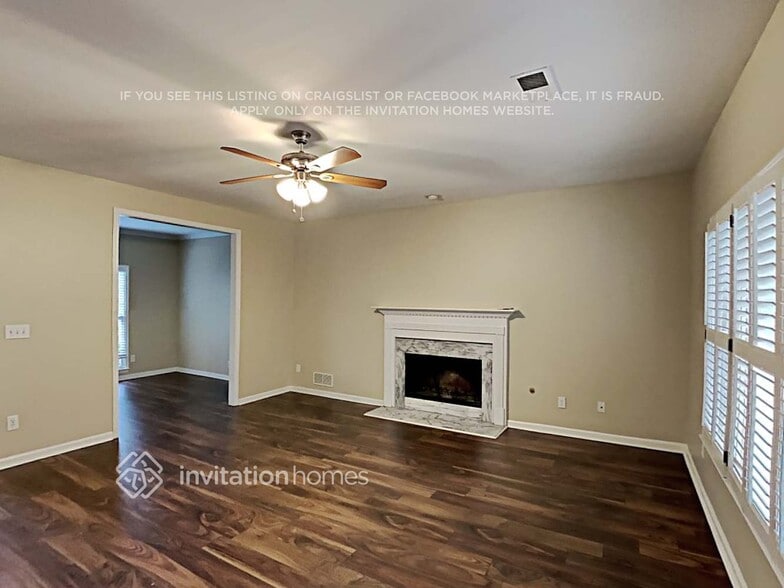 Building Photo - 404 Willowbrook Ct