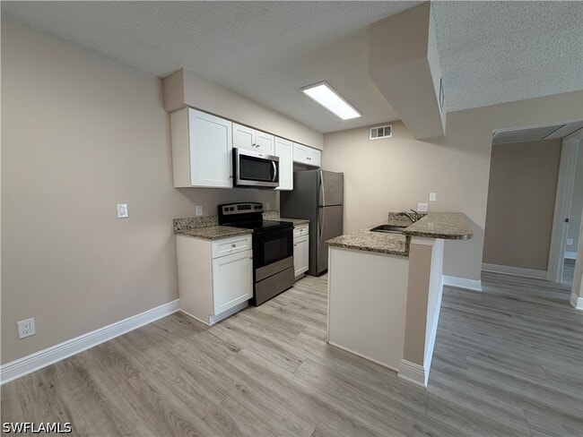 Building Photo - 5315 Summerlin Rd
