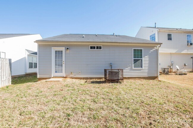 Building Photo - 10437 Hugue Way