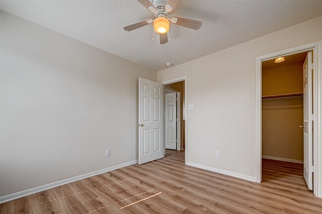Building Photo - 7218 Fox Cub Ln