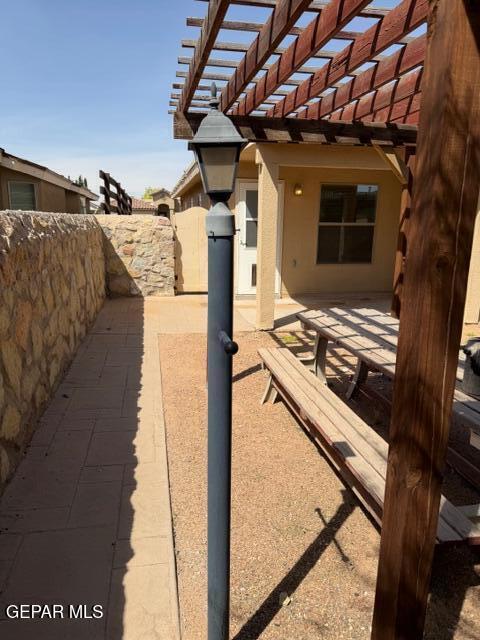 Building Photo - 14668 Jesus Almeida