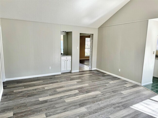 Building Photo - 9911 Landry Blvd