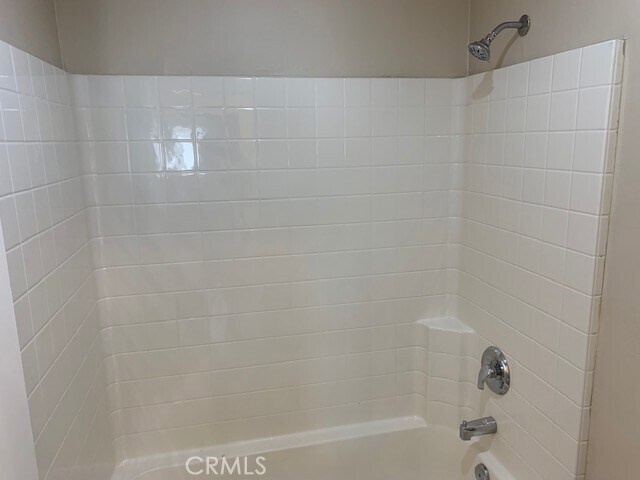 Building Photo - 4450 Rainbow View Way