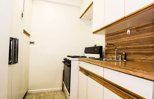 Building Photo - 140 E 56th St