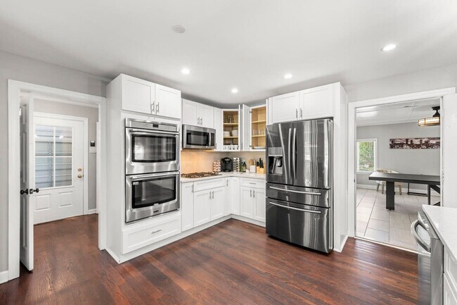 Building Photo - 441 Georgia 279-SI ID1019263P