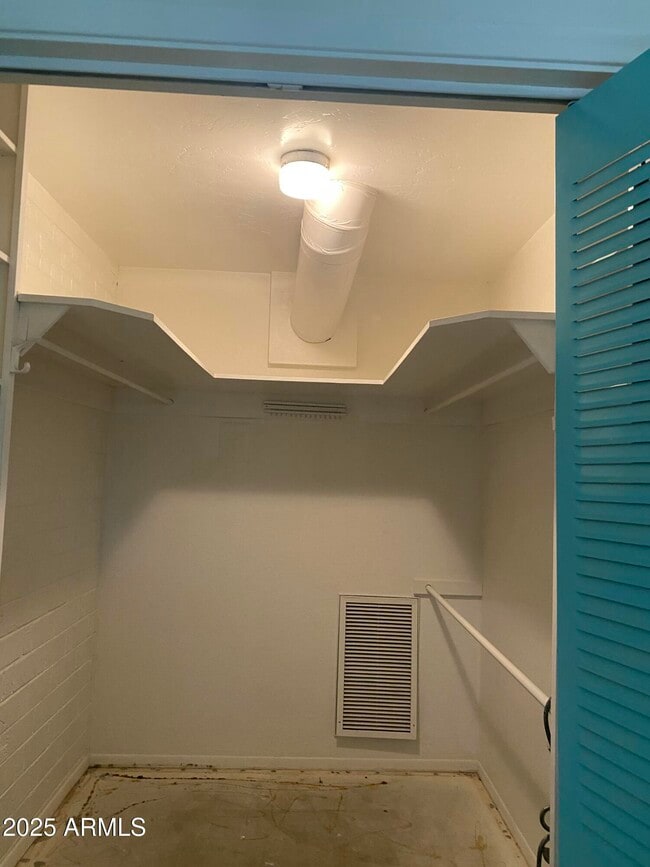 Building Photo - 318 W Georgia Ave