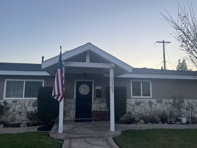 Building Photo - 2307 Cordero Ave