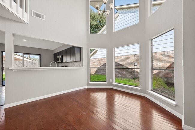 Building Photo - 10707 Staghill Dr