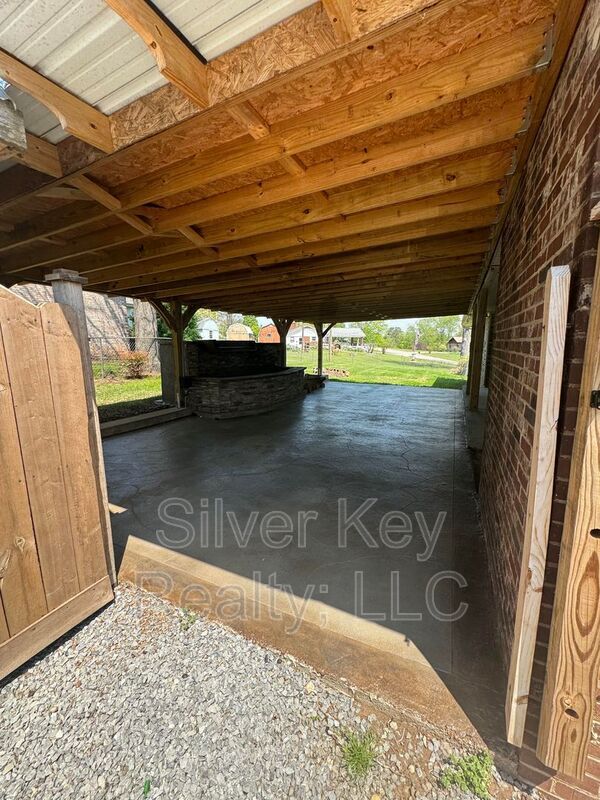Building Photo - 103 Co Rd 807