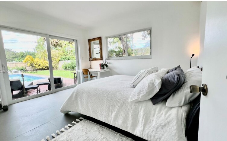 Building Photo - 14605 SW 75th Ave