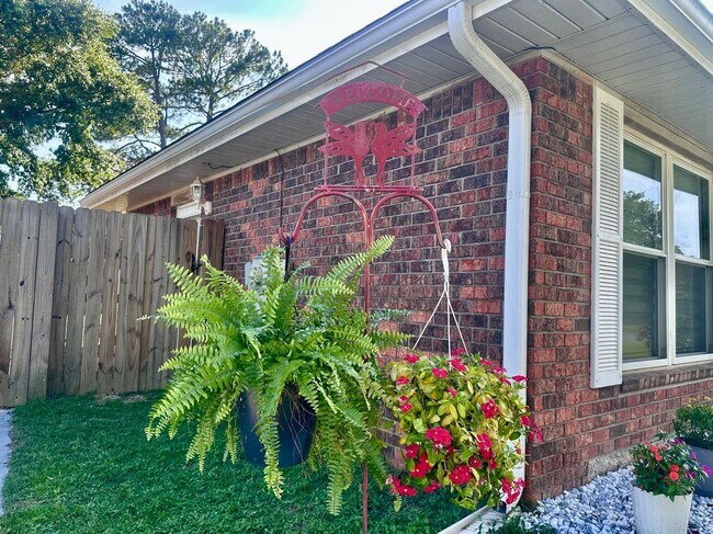 Building Photo - 8645 Kingfisher Ln