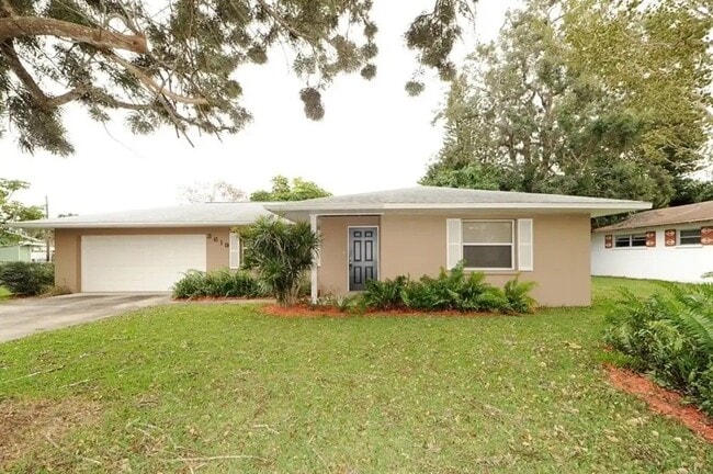 Building Photo - 3617 York Dr W