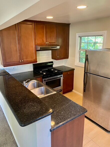 Building Photo - 11647 Ayres Ave