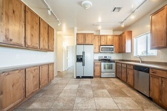 Building Photo - 638-642 E. Lester St. ( 638-1, 638-2, 640-1, 640-2, 642-1, 642-2 )