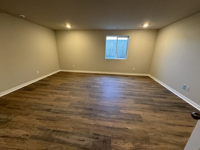 Building Photo - 3 Bedroom Duplex in North Ankeny!