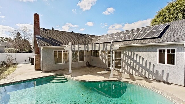 Building Photo - Beautifully Upgraded 4 Bedroom Pool House ...