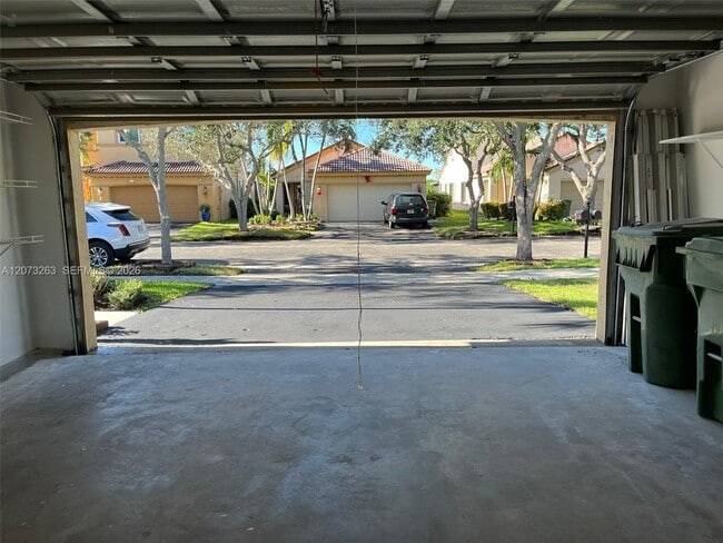 Building Photo - 1542 Presidio Dr