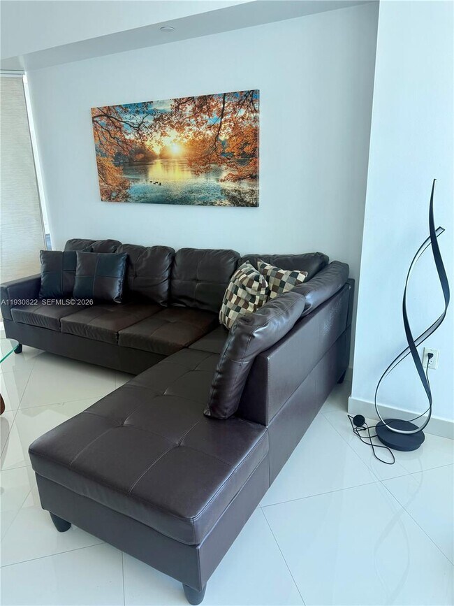 Building Photo - 350 S Miami Ave