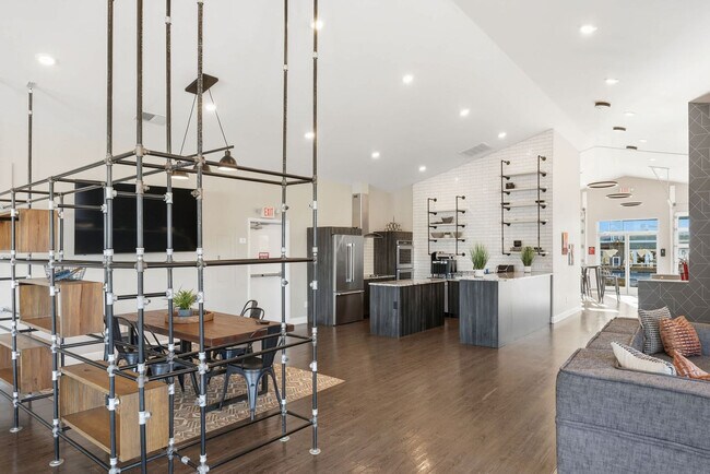 Building Photo - 205 Tiliwa Ct