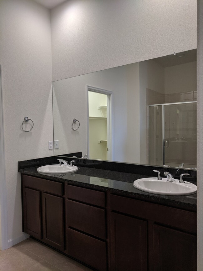 Building Photo - 3 bed, 2 bath ranch-style home in Kechter Farm!