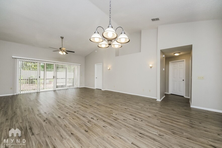 Building Photo - 2800 Falling Tree Cir