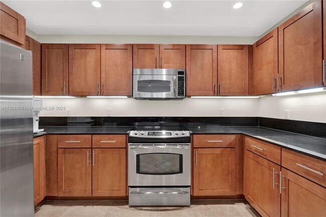 Building Photo - 8390 SW 72nd Ave