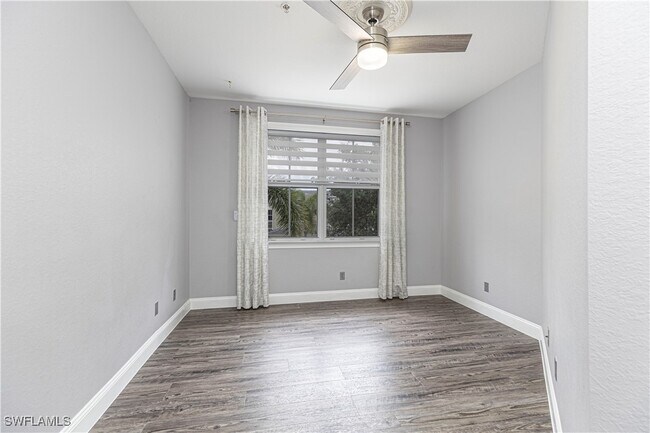 Building Photo - 1330 Mariposa Cir