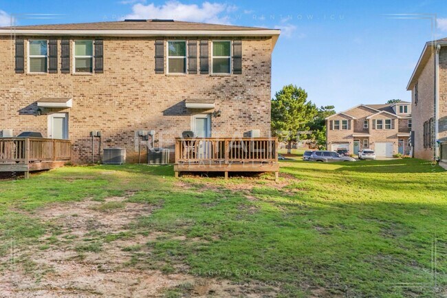 Building Photo - Beautiful Townhome in Quail Hollow, Spanis...