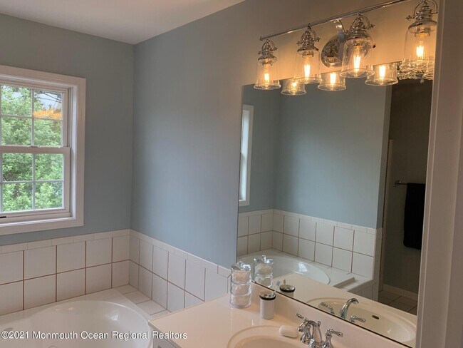 Building Photo - 979 Ocean Ave