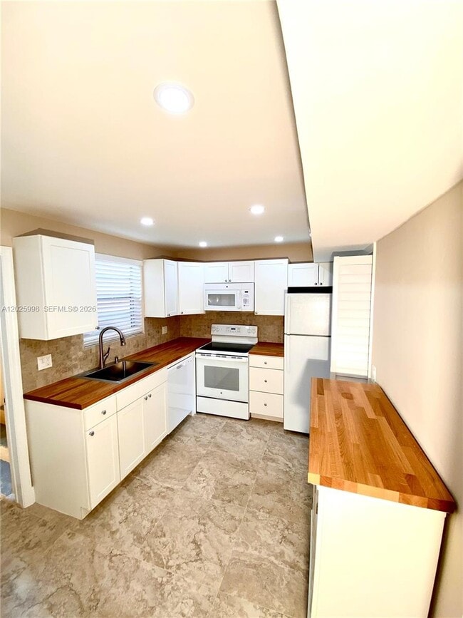 Building Photo - 3926 Segovia St