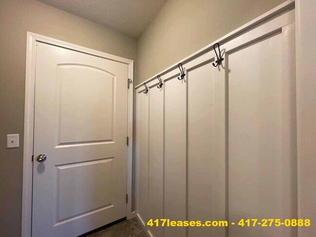 Building Photo - 1338 Marseilles Ave