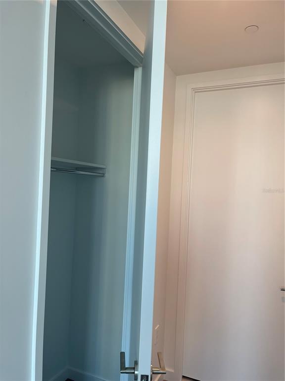 Building Photo - 400 Central Ave