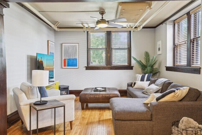 Building Photo - 3006 W 44th St