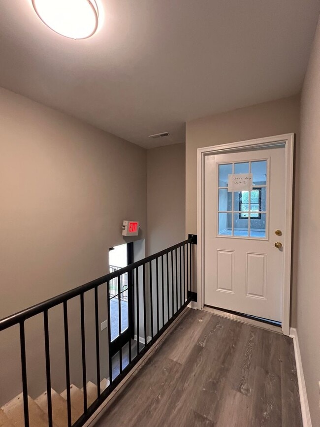 Building Photo - Brand New 2 bedroom Apartment in Parkland School District!