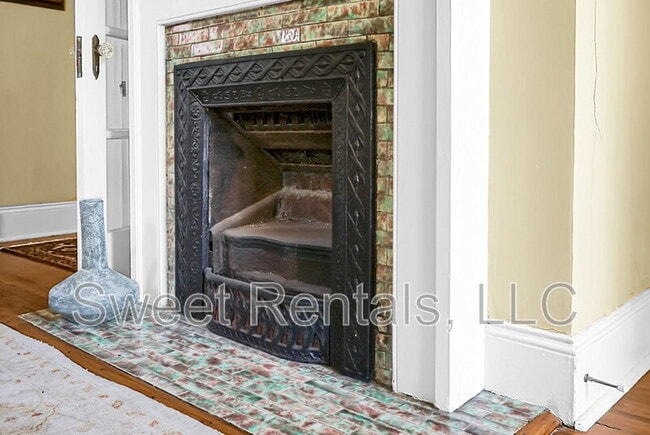 Building Photo - 6 Wentworth St