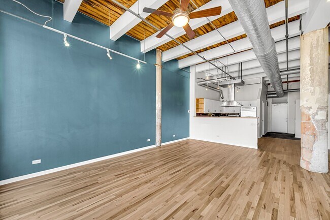 Building Photo - Fulton Market 2 Bed/2 Bath Timber Loft! Brand New Hardwood Floors! Rooftop Deck!