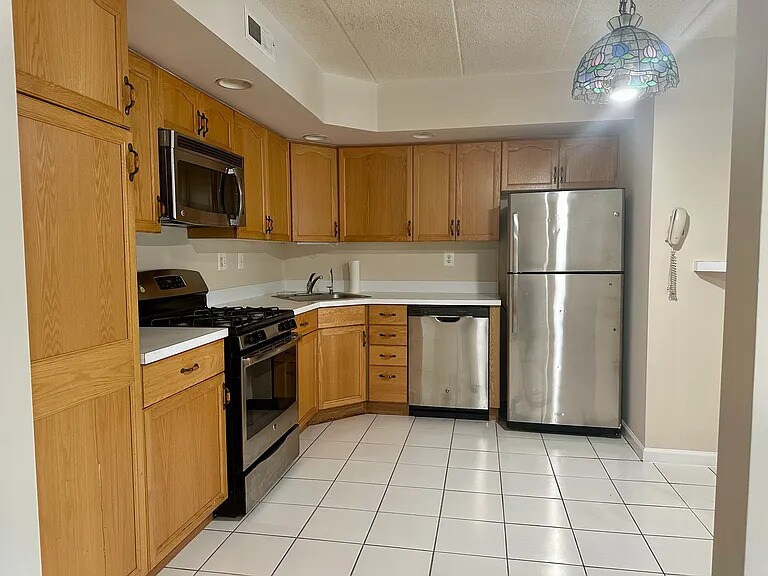 Kitchen - 1225 Norwalk Rd