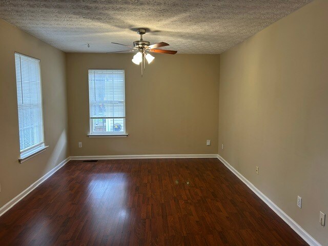 Building Photo - 224 Kendale St