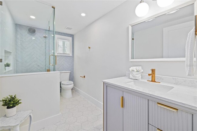 Building Photo - 405 28th St
