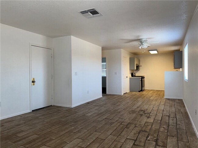 Building Photo - 807 Gemstone Ave